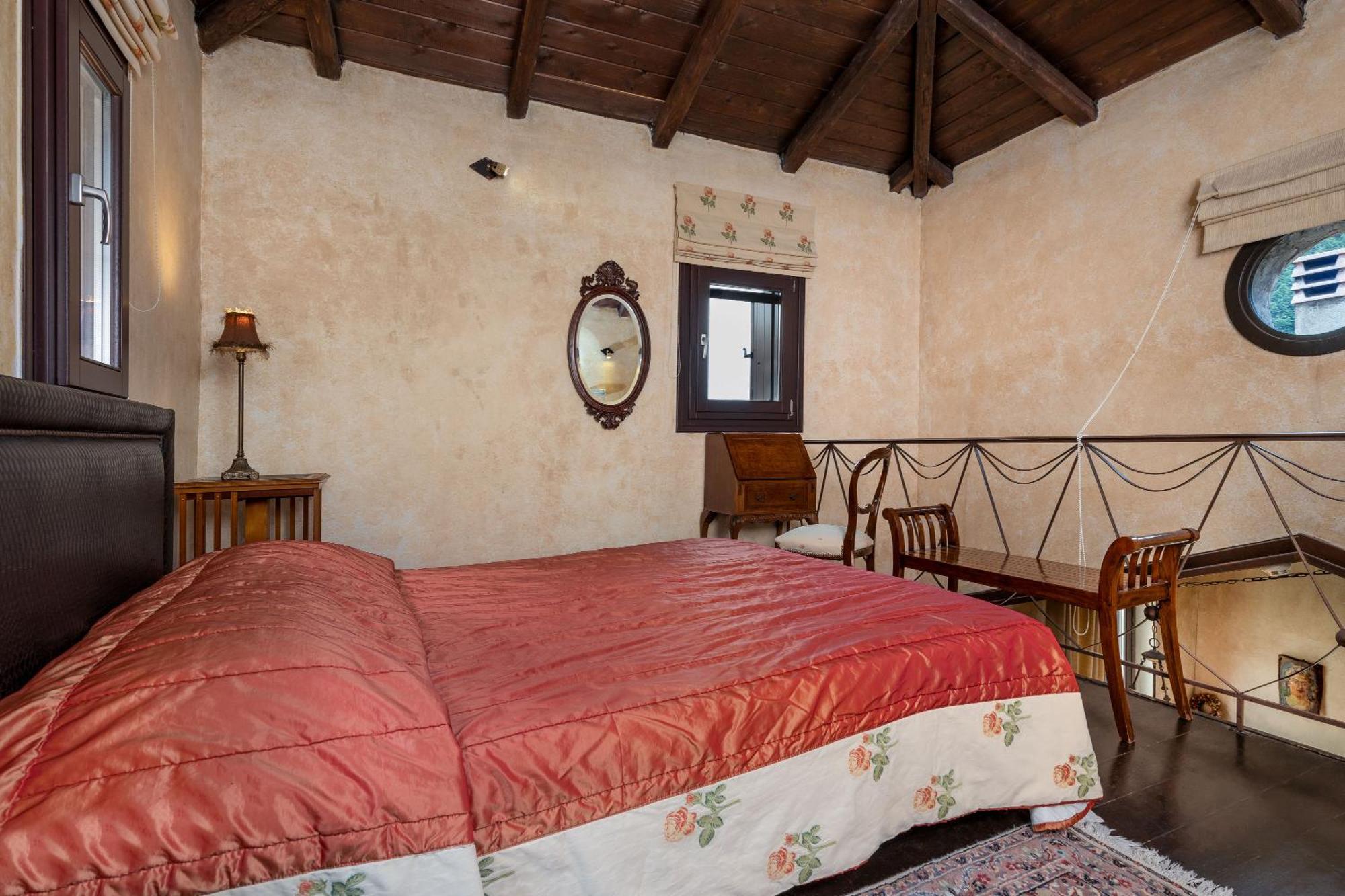 Ostra Menalon Luxury Suites Kardharás Rum bild