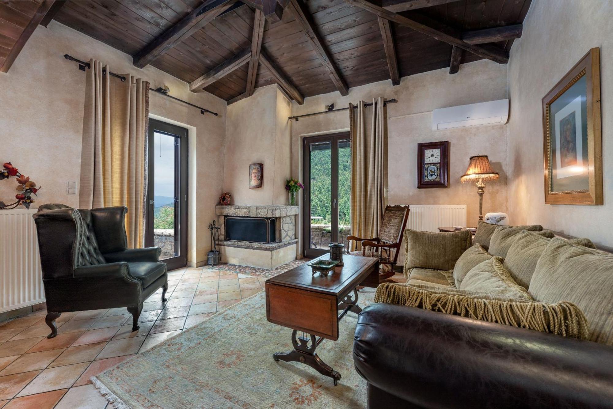 Ostra Menalon Luxury Suites Kardharás Rum bild