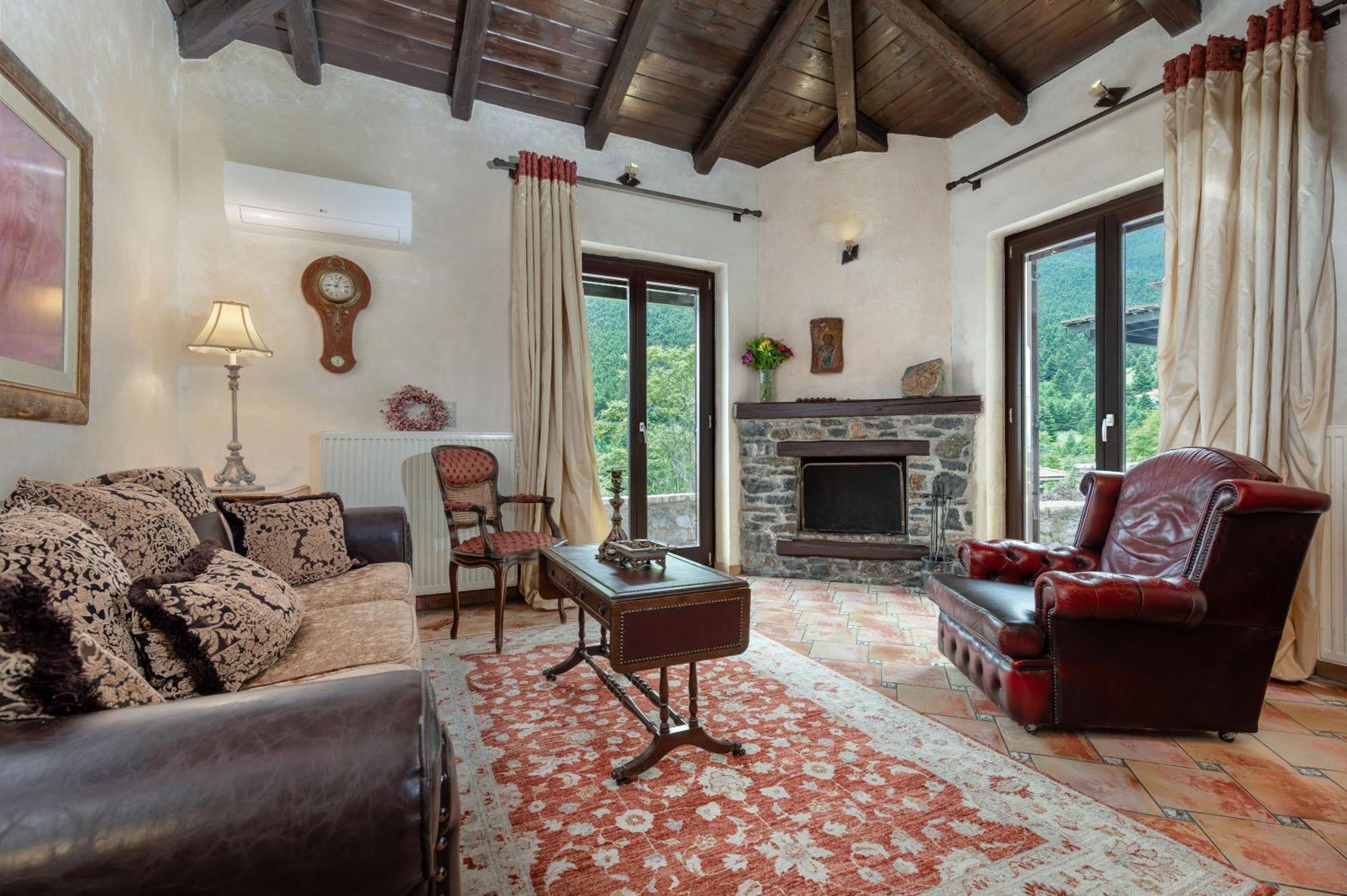 Ostra Menalon Luxury Suites Kardharás Rum bild