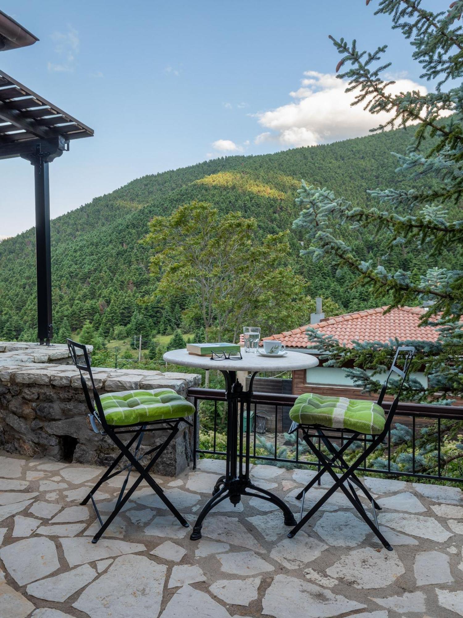 Ostra Menalon Luxury Suites Kardharás Exteriör bild