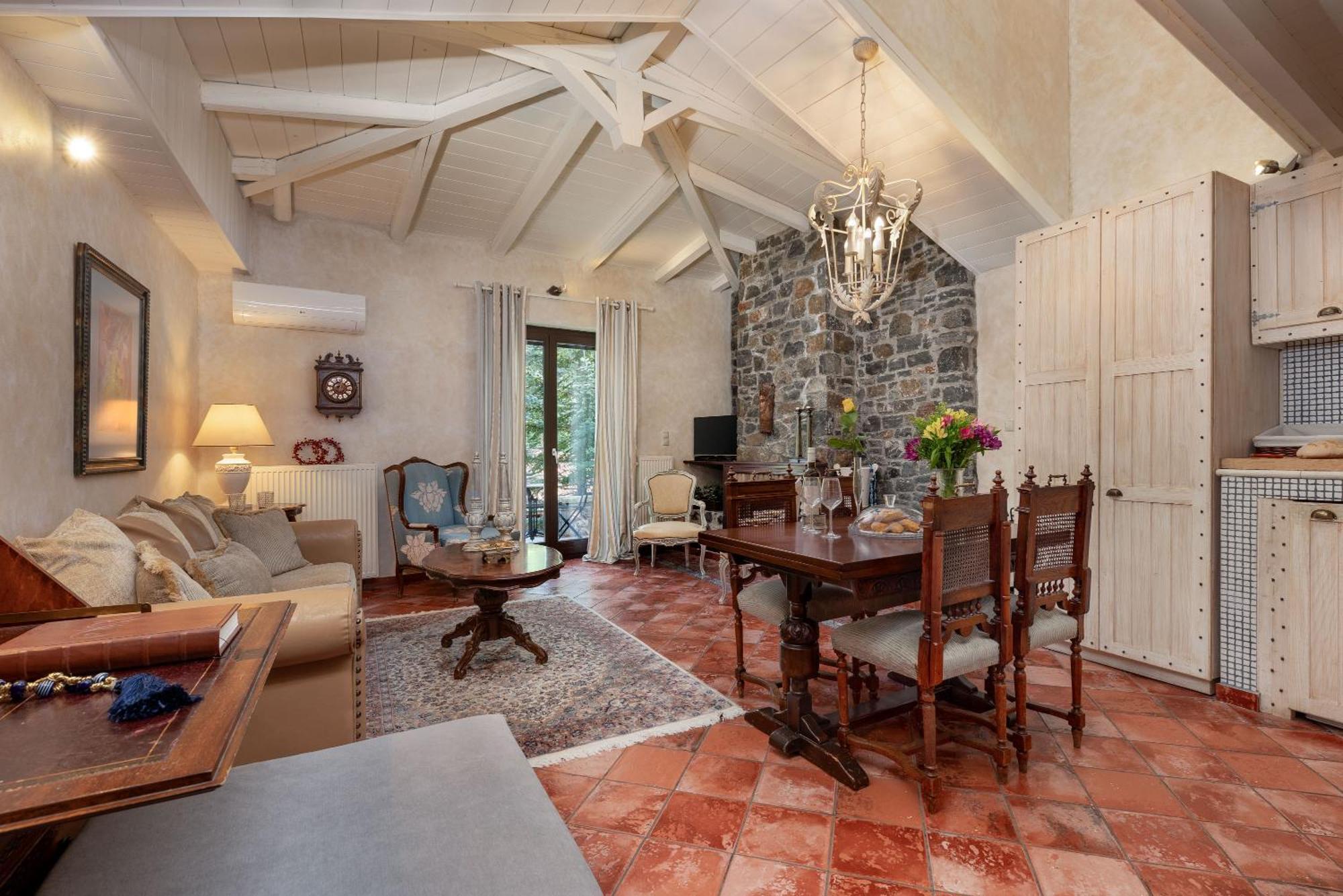 Ostra Menalon Luxury Suites Kardharás Rum bild