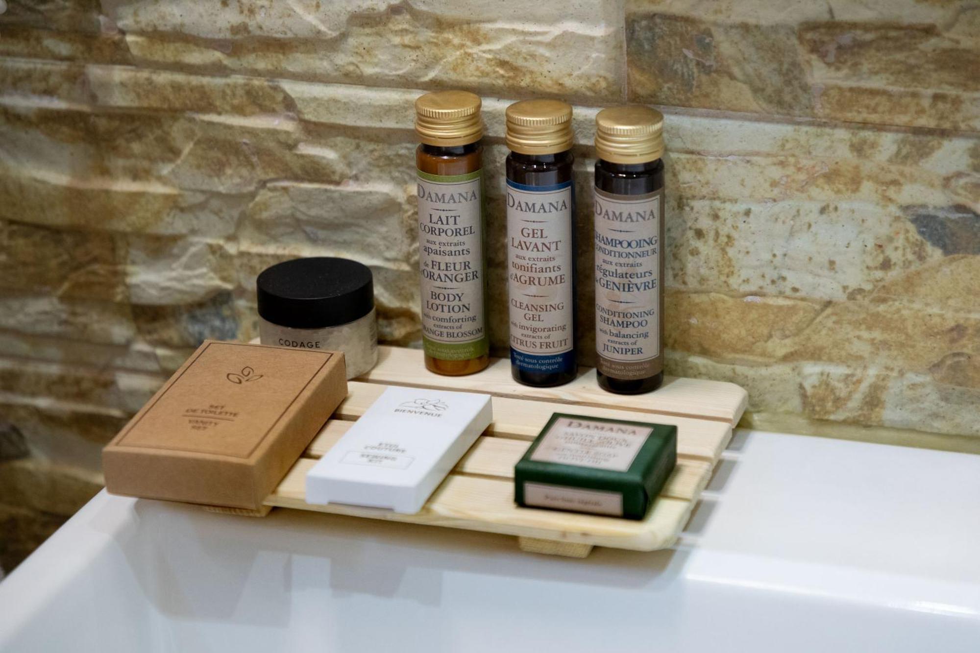 Ostra Menalon Luxury Suites Kardharás Rum bild