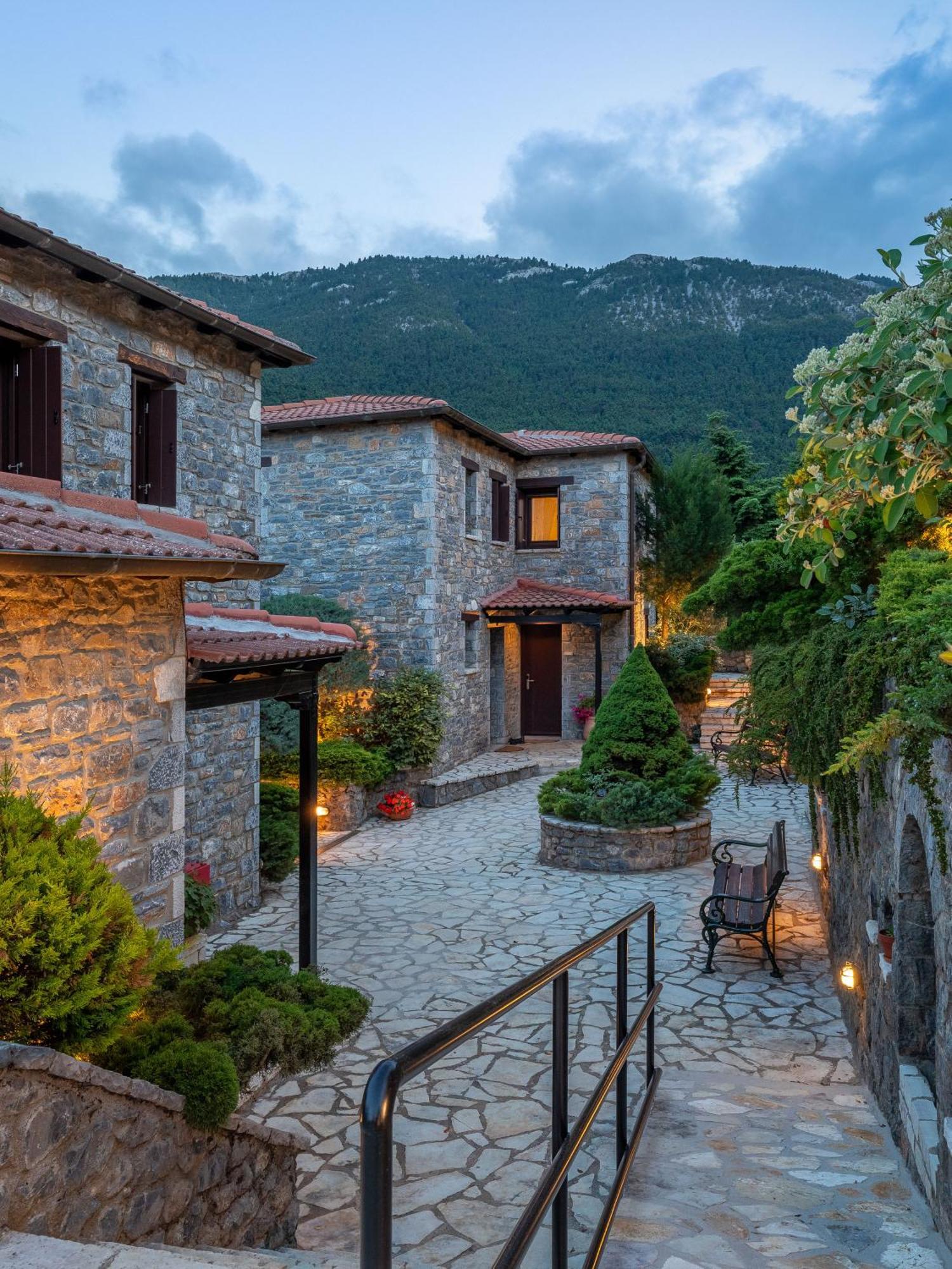 Ostra Menalon Luxury Suites Kardharás Exteriör bild