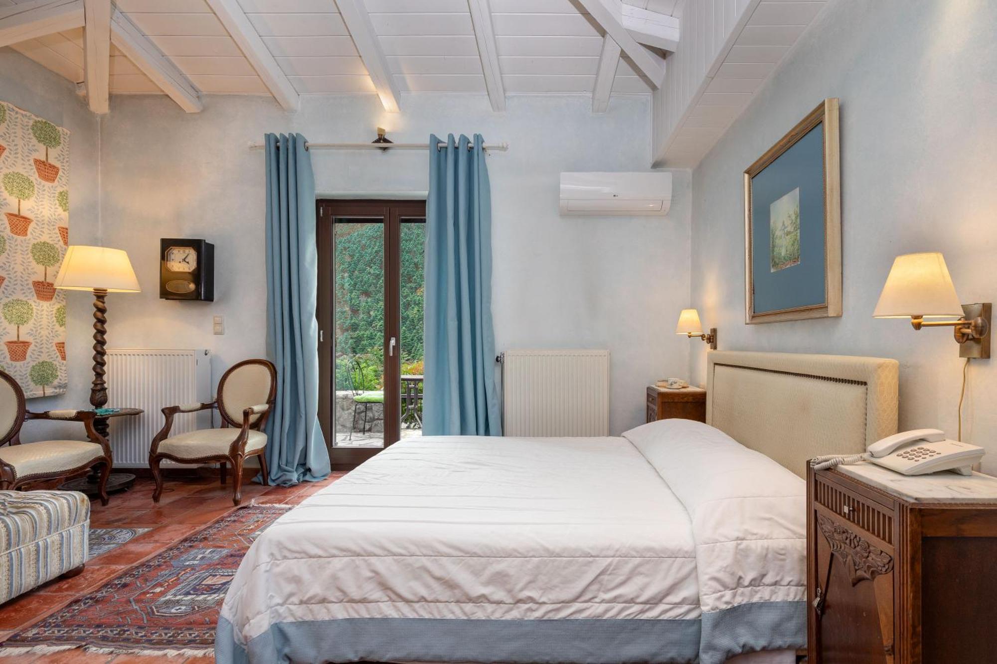 Ostra Menalon Luxury Suites Kardharás Exteriör bild